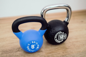 Гиря 10 кг с хромированной ручкой полиуретановая (CPU) Original FitTools