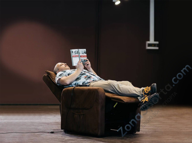 Массажное кресло-реклайнер EGO Lift Chair DM04004 Шоколад